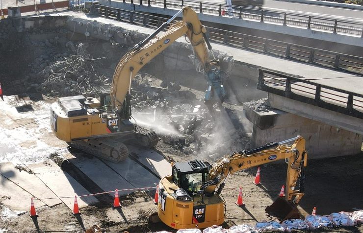 (一)休息山梨線 清水橋旧橋撤去工事(一部債務) 施工状況 (弊社一次下請工事)