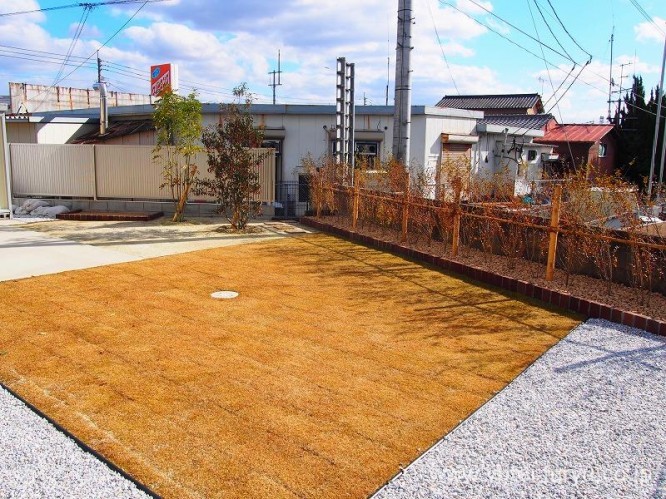 植栽で目隠し。生長を楽しめる庭 | 福岡...