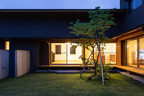 作品：住宅「大山の家」｜田中正夫建築設計...