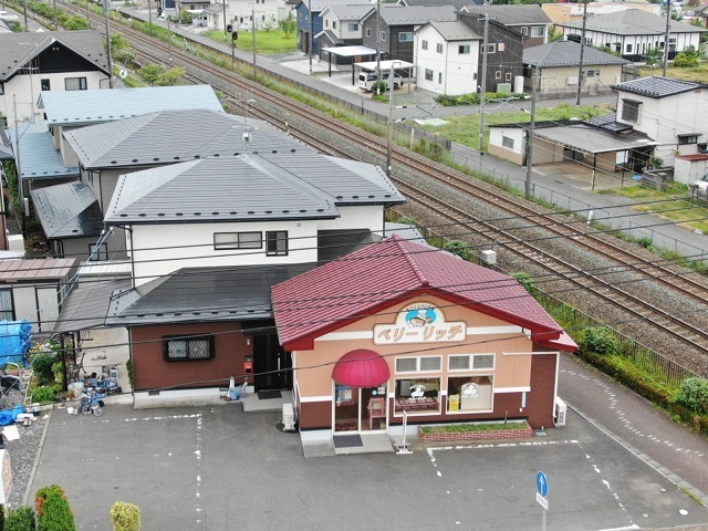 超低汚染塗料でキレイが長持ち！雪で壊れた雨樋も修繕。　カラーシミュレーション　ツートン　２階建て住宅　店舗（奥州市）