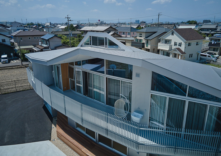 Tumbling Roof House ...